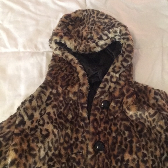 Cute faux fur leopard coat - Picture 2 of 4
